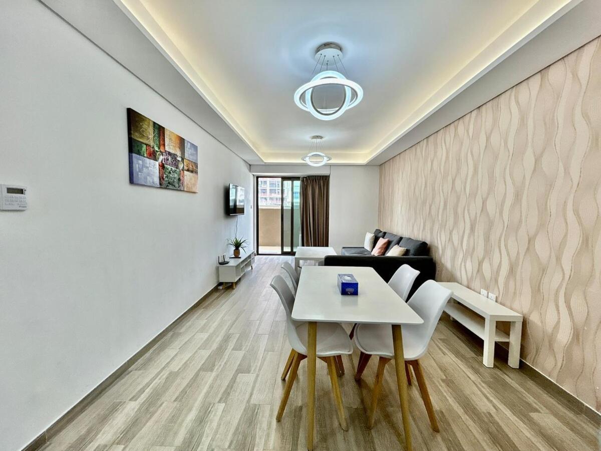 Homes2retreat - Serene 2br Getaway With Stunning Views Apartment *