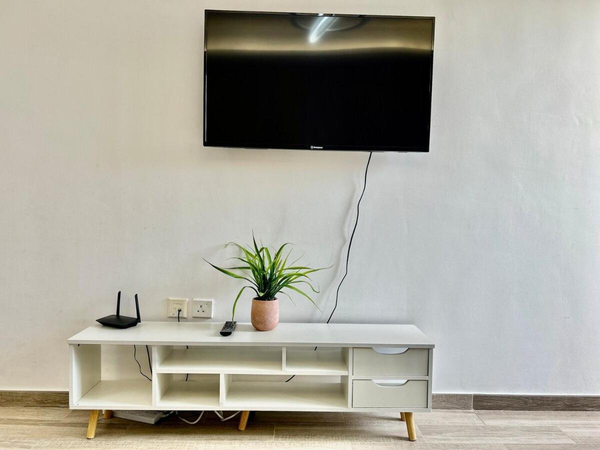 Homes2retreat - Serene 2br Getaway With Stunning Views Dubai